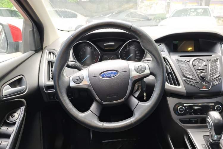 Used Ford Focus 2012 Sedan 1.6L Automatic Fashion Edition Steering Wheel