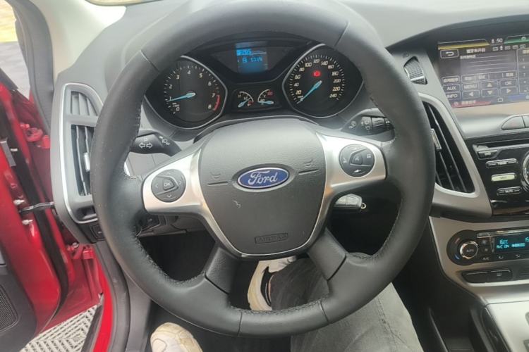 Used Ford Focus 2012 Sedan 1.6L Automatic Fashion Edition Steering Wheel