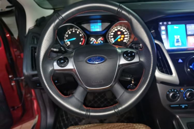 Used Ford Focus 2012 Hatchback 1.6L Manual Comfort Model Steering Wheel