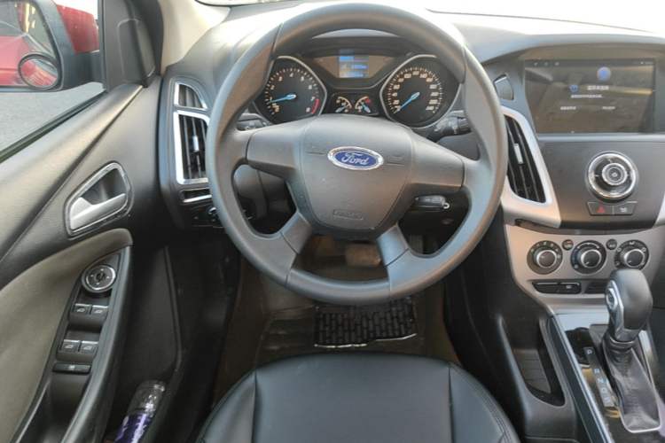 Used Ford Focus 2012 Hatchback 1.6L Automatic Comfort Model Steering Wheel