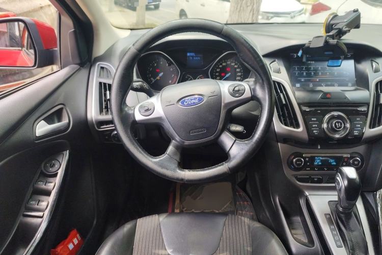 Used Ford Focus 2012 Hatchback 1.6L Automatic Fashion Edition Steering Wheel
