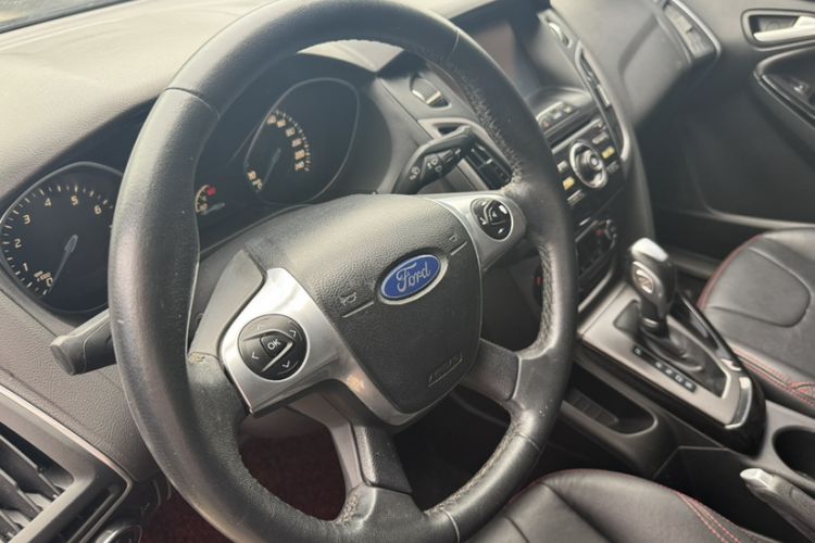 Used Ford Focus 2012 Sedan 1.6L Automatic Fashion Edition Steering Wheel