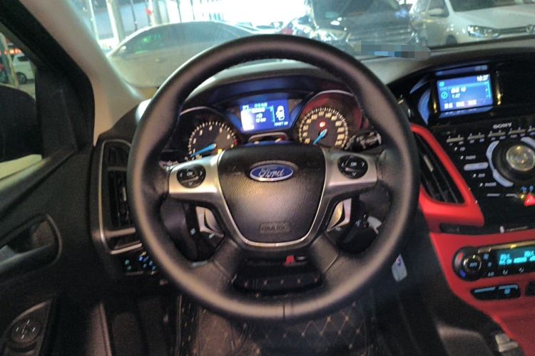Used Ford Focus 2012 Hatchback 2.0L Automatic Luxury Sport Model Steering Wheel