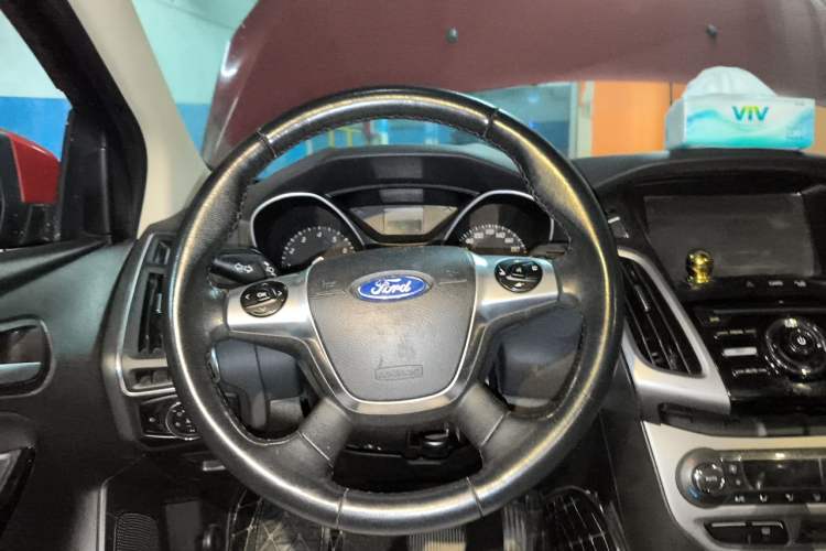Used Ford Focus 2012 Hatchback 1.6L Automatic Fashion Edition Steering Wheel