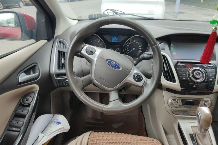Used Ford Focus 2012 Hatchback 1.6L Automatic Fashion Edition Steering Wheel