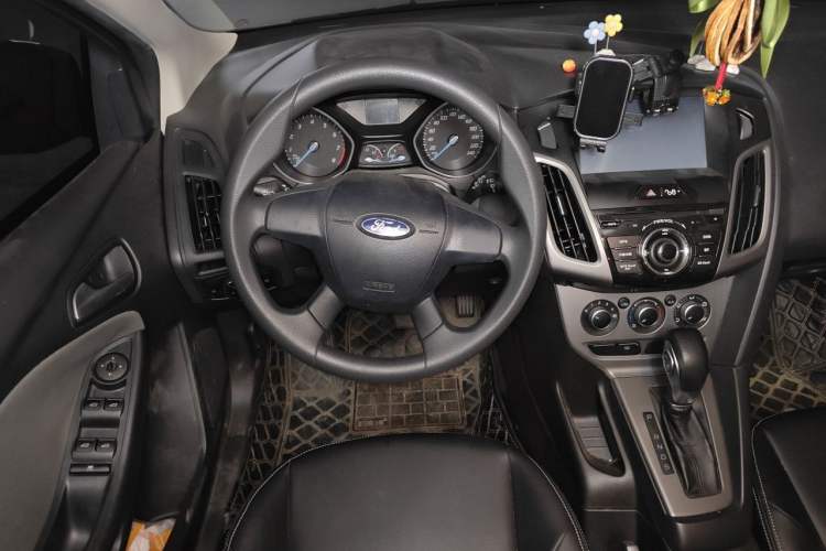 Used Ford Focus 2012 Hatchback 1.6L Automatic Comfort Model Steering Wheel