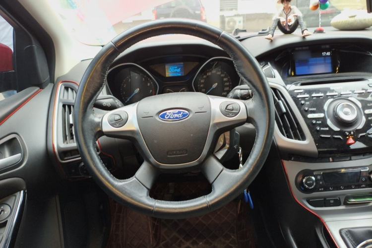 Used Ford Focus 2012 Sedan 1.6L Manual Fashion Edition Steering Wheel