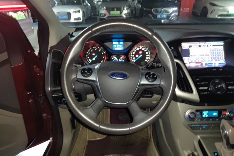 Used Ford Focus 2012 Hatchback 1.6L Automatic Fashion Edition Steering Wheel