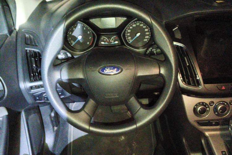 Used Ford Focus 2012 Hatchback 1.6L Automatic Comfort Model Steering Wheel