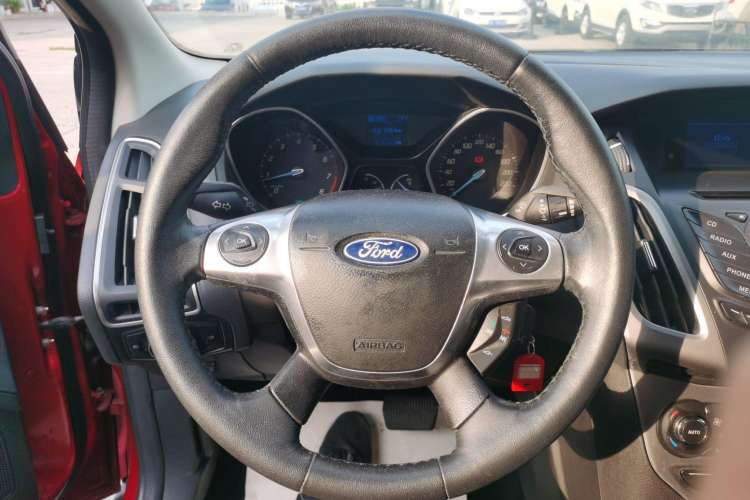 Used Ford Focus 2012 Sedan 1.6L Automatic Fashion Edition Steering Wheel