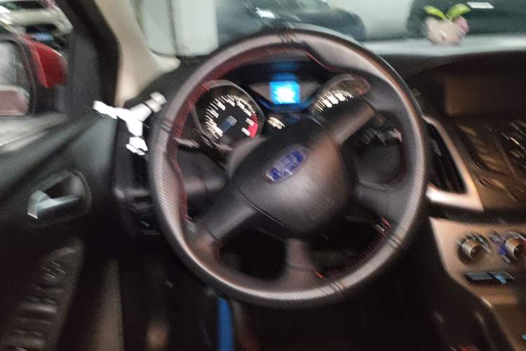 Used Ford Focus 2012 Hatchback 1.6L Automatic Comfort Model Steering Wheel