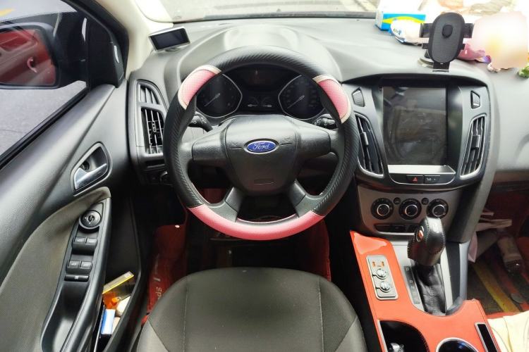 Used Ford Focus 2012 Hatchback 1.6L Automatic Comfort Model Steering Wheel