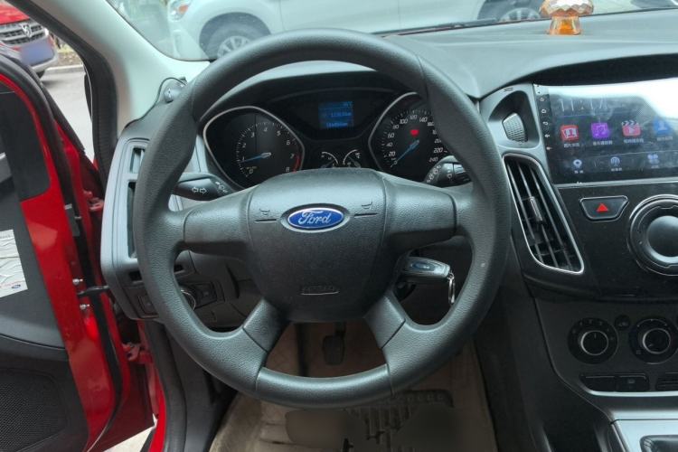 Used Ford Focus 2012 Hatchback 1.6L Manual Comfort Model Steering Wheel