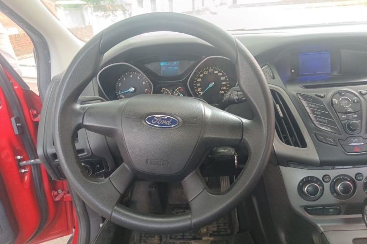 Used Ford Focus 2012 Hatchback 1.6L Automatic Comfort Model Steering Wheel