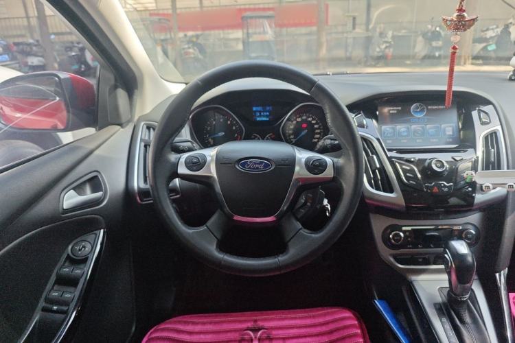 Used Ford Focus 2012 Hatchback 1.6L Automatic Fashion Edition Steering Wheel