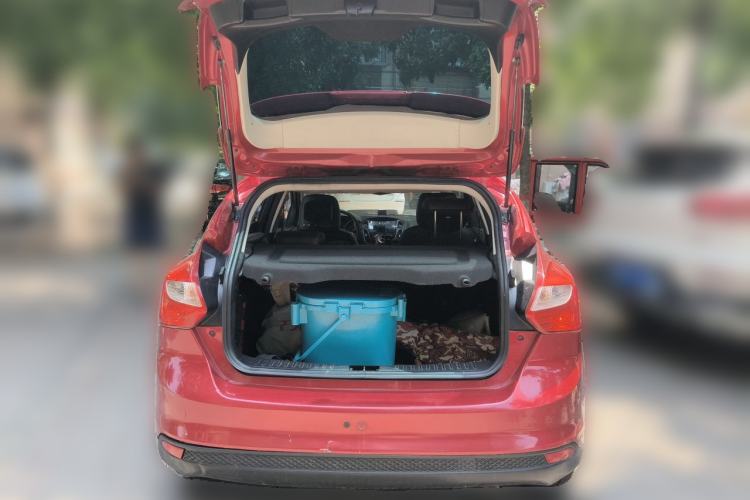 Used Ford Focus 2012 Hatchback 1.6L Automatic Fashion Edition Trunk