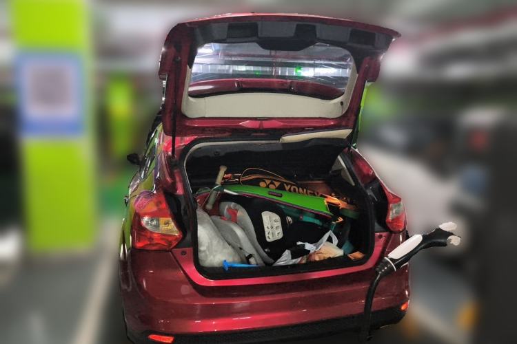Used Ford Focus 2012 Hatchback 1.6L Automatic Fashion Edition Trunk