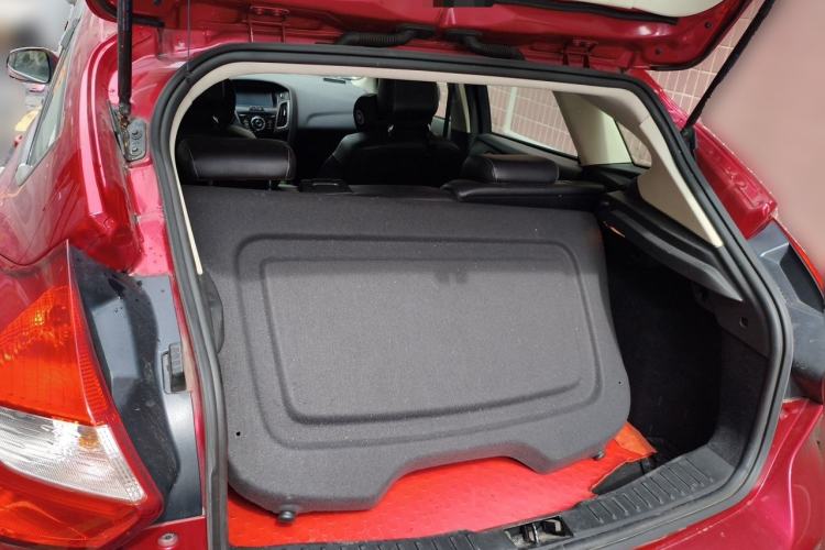 Used Ford Focus 2012 Hatchback 1.6L Automatic Fashion Edition Trunk