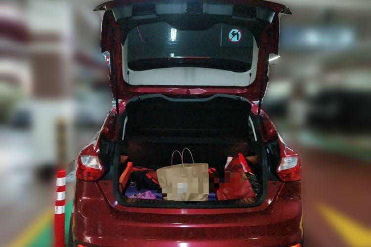 Used Ford Focus 2012 Hatchback 1.6L Automatic Fashion Edition Trunk