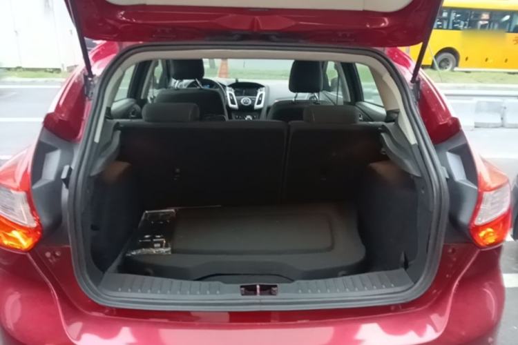 Used Ford Focus 2012 Hatchback 1.6L Automatic Comfort Model Trunk