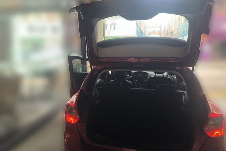 Used Ford Focus 2012 Hatchback 1.6L Automatic Fashion Edition Trunk
