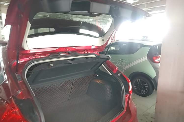 Used Ford Focus 2012 Hatchback 1.6L Manual Fashion Edition Trunk
