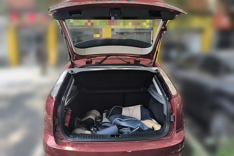 Used Ford Focus 2012 Sedan Classic 1.8L Automatic Base Model Trunk