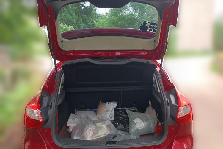 Used Ford Focus 2012 Hatchback 1.6L Automatic Fashion Edition Trunk