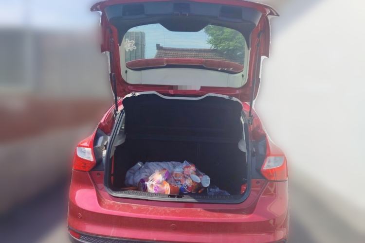 Used Ford Focus 2012 Hatchback 1.6L Manual Fashion Edition Trunk