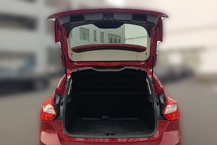 Used Ford Focus 2012 Hatchback 1.6L Automatic Fashion Edition Trunk
