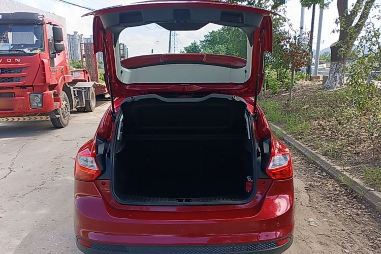 Used Ford Focus 2012 Hatchback 1.6L Automatic Fashion Edition Trunk