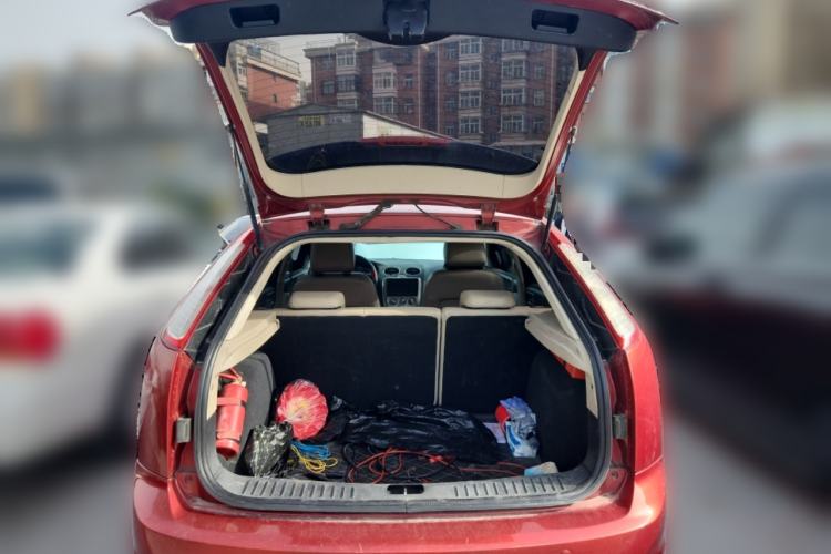 Used Ford Focus 2012 Hatchback Classic 1.8L Automatic Fashion Edition Trunk