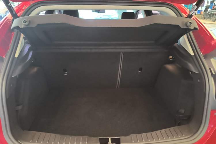 Used Ford Focus 2012 Hatchback 1.6L Automatic Fashion Edition Trunk