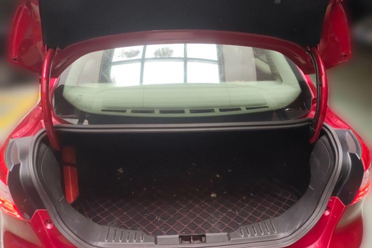 Used Ford Focus 2012 Sedan 1.6L Manual Comfort Model Trunk