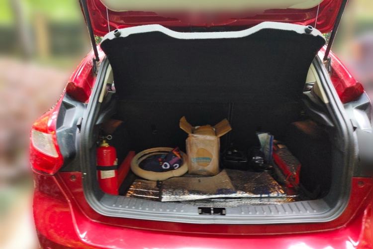 Used Ford Focus 2012 Hatchback 1.6L Automatic Fashion Edition Trunk