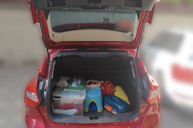 Used Ford Focus 2012 Hatchback 1.6L Automatic Fashion Edition Trunk