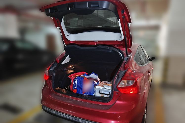 Used Ford Focus 2012 Hatchback 1.6L Automatic Fashion Edition Trunk
