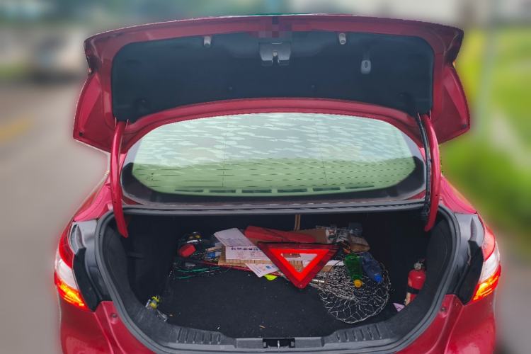 Used Ford Focus 2012 Sedan 1.6L Manual Comfort Model Trunk