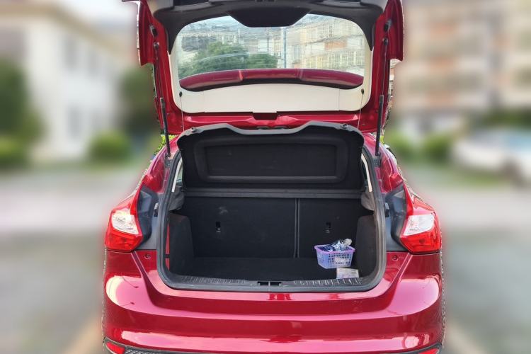 Used Ford Focus 2012 Hatchback 1.6L Automatic Comfort Model Trunk