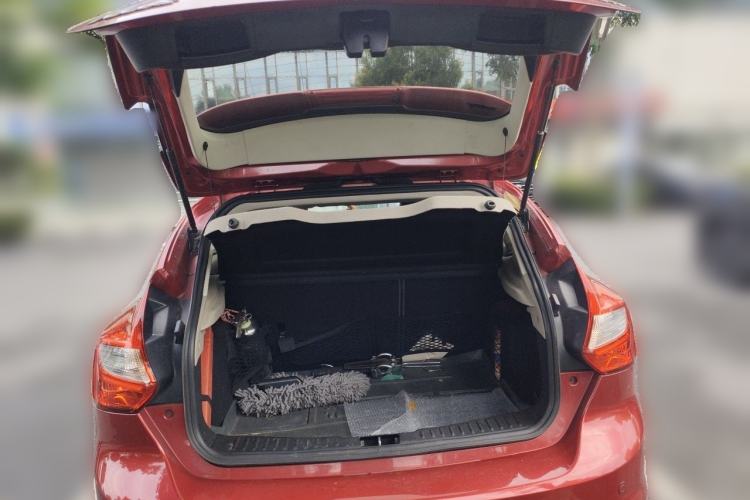 Used Ford Focus 2012 Hatchback 1.6L Automatic Fashion Edition Trunk