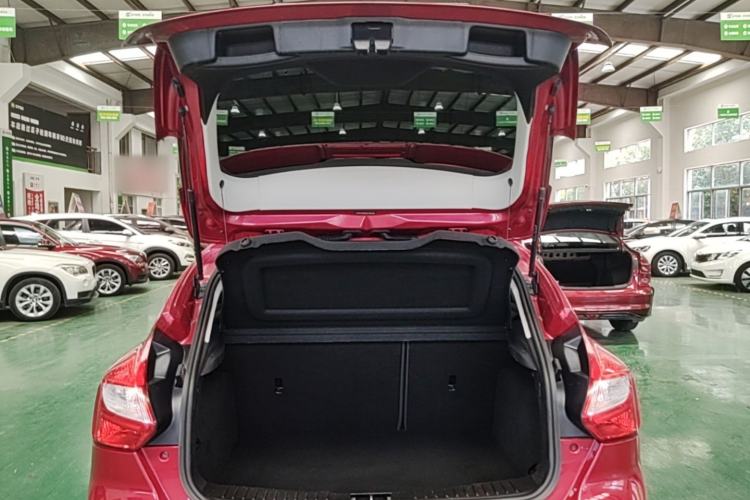 Used Ford Focus 2012 Hatchback 1.6L Automatic Fashion Edition Trunk