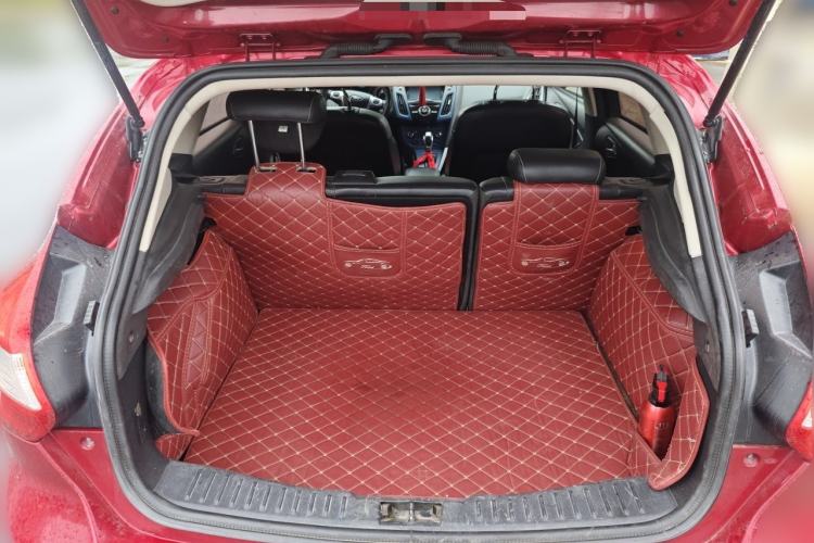 Used Ford Focus 2012 Hatchback 1.6L Automatic Fashion Edition Trunk