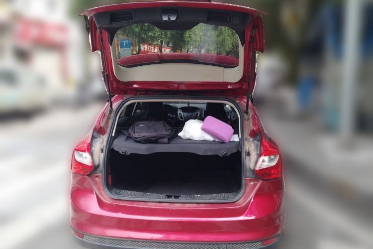 Used Ford Focus 2012 Hatchback 1.6L Manual Comfort Model Trunk