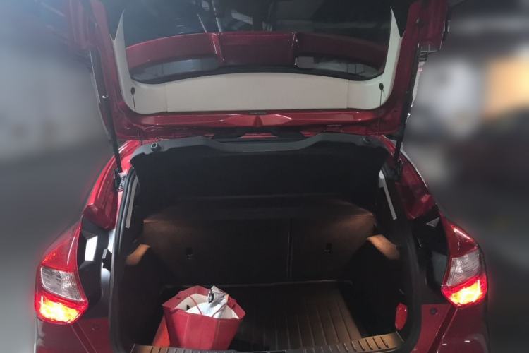 Used Ford Focus 2012 Hatchback 1.6L Manual Fashion Edition Trunk