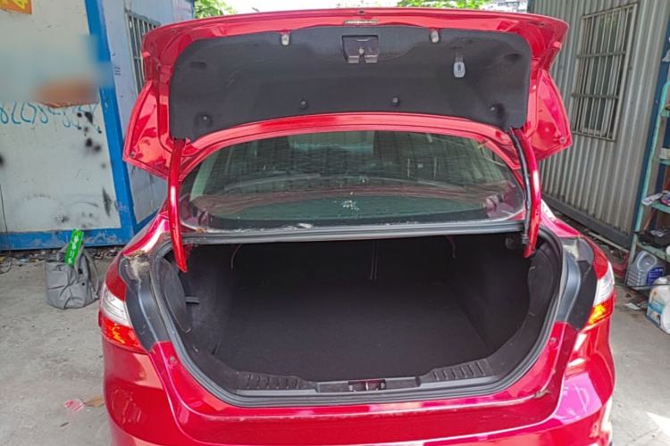 Used Ford Focus 2012 Sedan 1.6L Automatic Fashion Edition Trunk