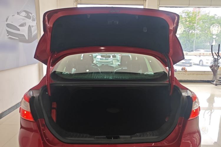 Used Ford Focus 2012 Sedan 1.6L Automatic Fashion Edition Trunk