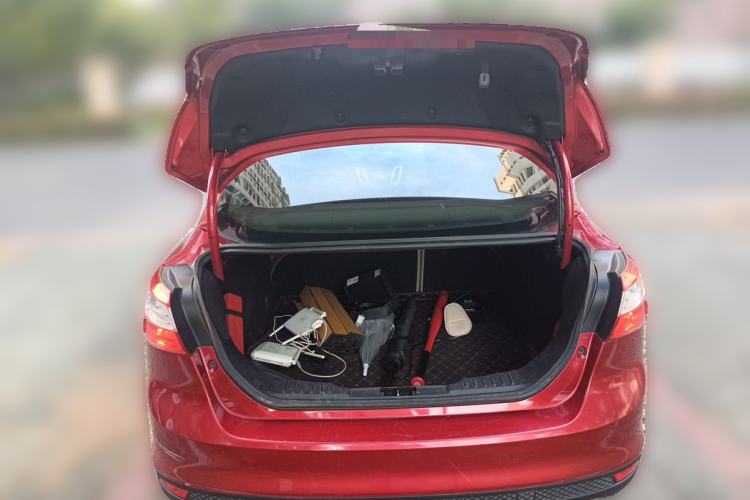 Used Ford Focus 2012 Sedan 1.6L Automatic Comfort Model Trunk