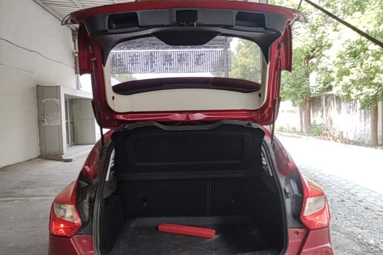 Used Ford Focus 2012 Hatchback 1.6L Automatic Comfort Model Trunk