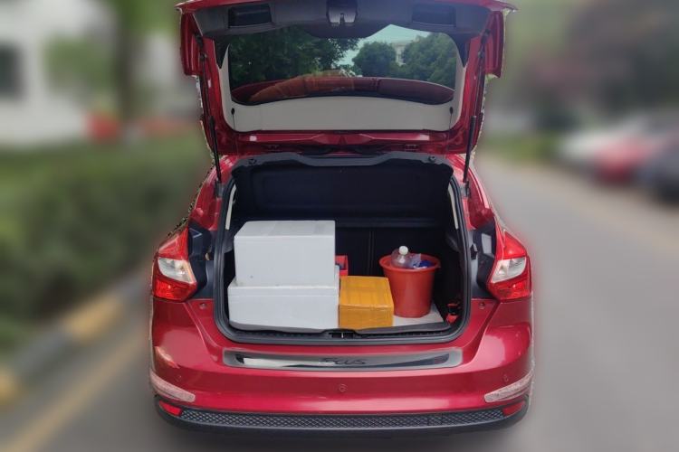 Used Ford Focus 2012 Hatchback 1.6L Manual Fashion Edition Trunk