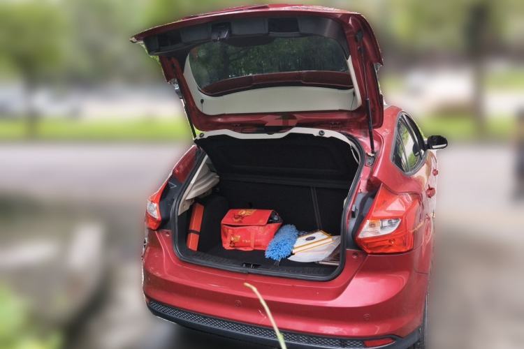 Used Ford Focus 2012 Hatchback 1.6L Automatic Fashion Edition Trunk